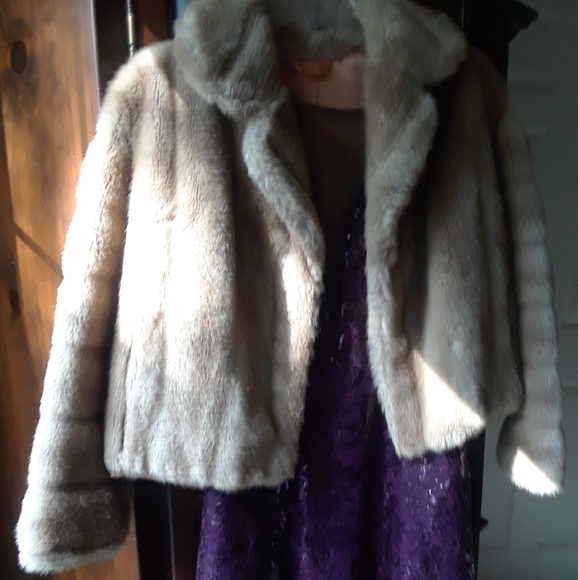 BCBG MAXAZRIA DRESS- SIZE 6 - Picture 8 of 8